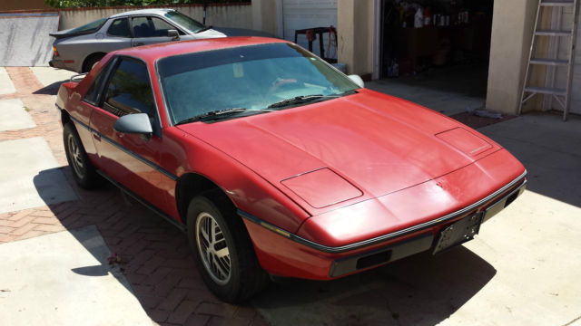 1984 Pontiac Fiero - photo 4