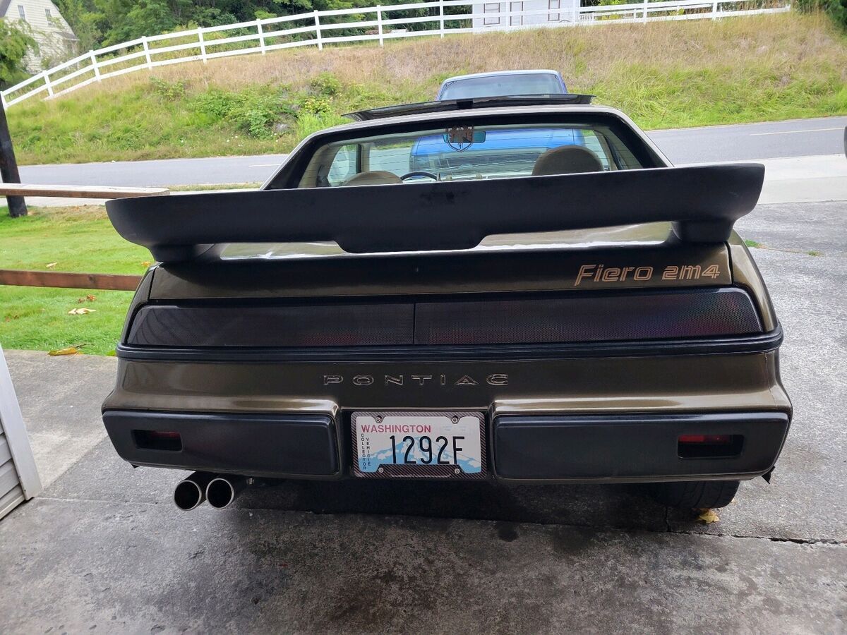 1984 Pontiac Fiero 2M4 - photo 2