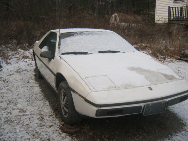 1984 Pontiac Fiero coupe - photo 2