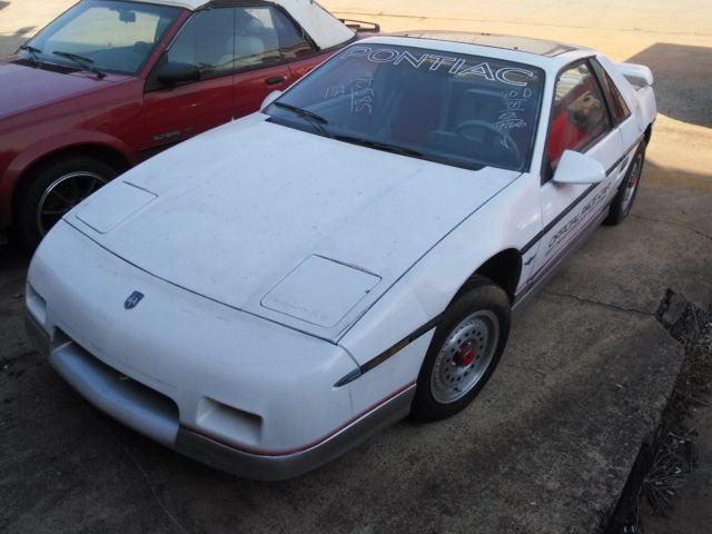 1984 Pontiac Fiero Indy - photo 2
