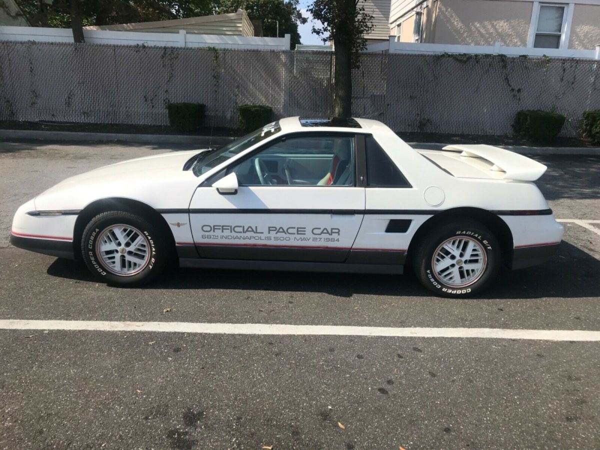 1984 Pontiac Fiero - photo 3