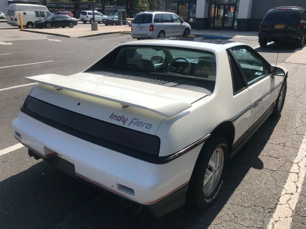 1984 Pontiac Fiero - photo 5