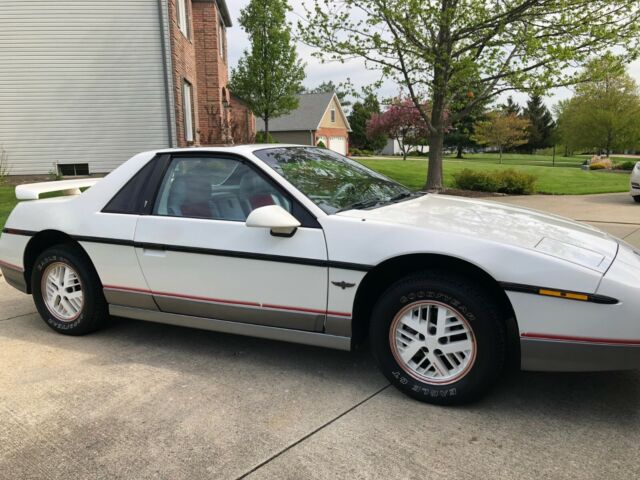1984 Pontiac Fiero - photo 10