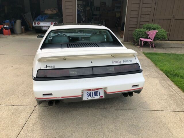 1984 Pontiac Fiero - photo 8