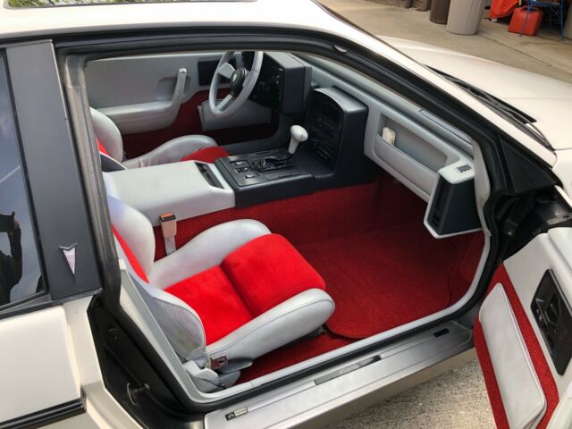 1984 Pontiac Fiero - photo 9