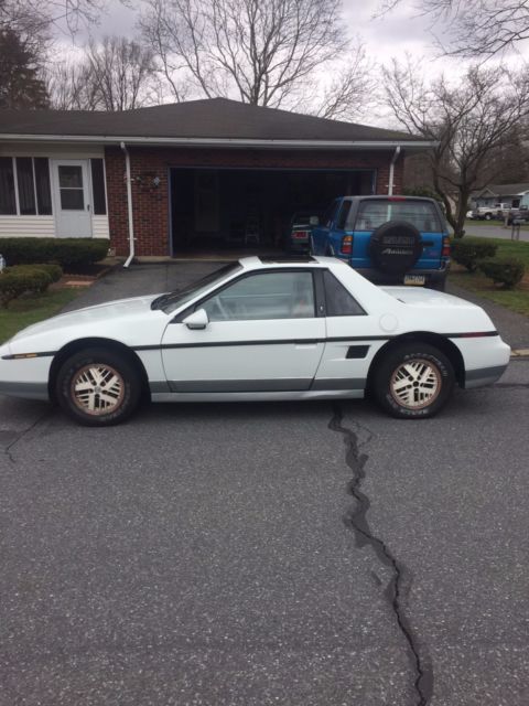 1984 Pontiac Fiero Indy - photo 3