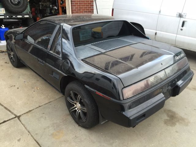 1984 Pontiac Fiero SE