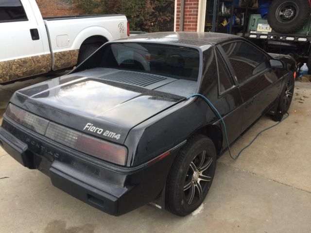 1984 Pontiac Fiero SE - photo 4