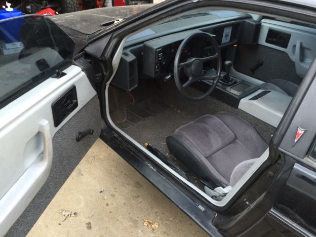 1984 Pontiac Fiero SE - photo 6