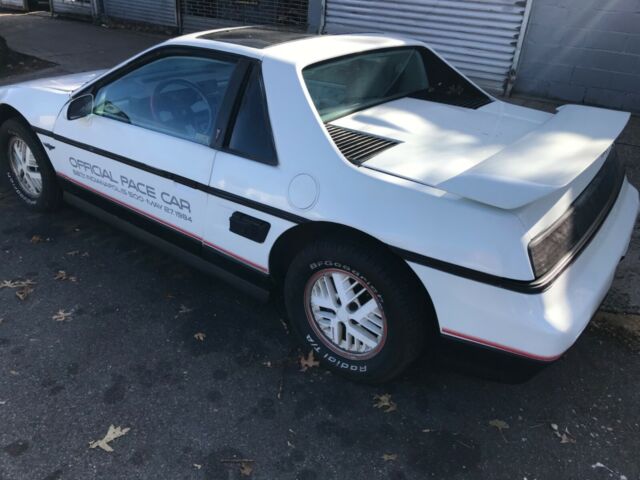 1984 Pontiac Fiero Pace Car - photo 4