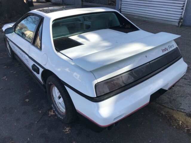 1984 Pontiac Fiero Pace Car - photo 5