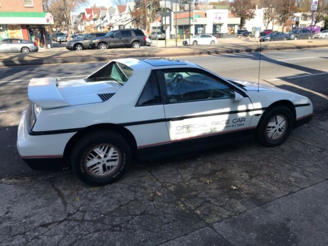 1984 Pontiac Fiero Pace Car - photo 7