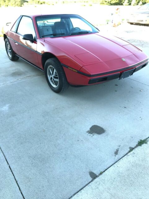 1984 Pontiac Fiero ** ONLY 791 miles ** 1984 Pontiac Fiero Se