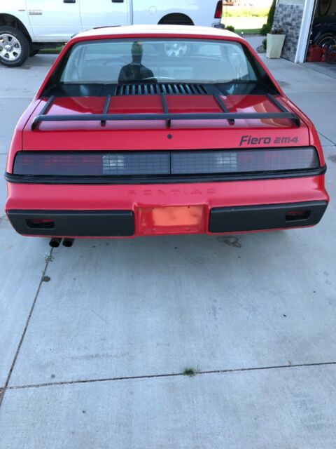 1984 Pontiac Fiero Se - photo 6