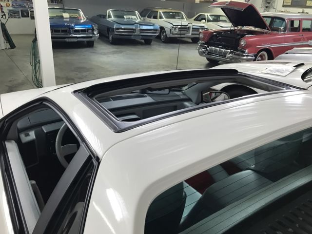 1984 Pontiac Fiero very nice - photo 7