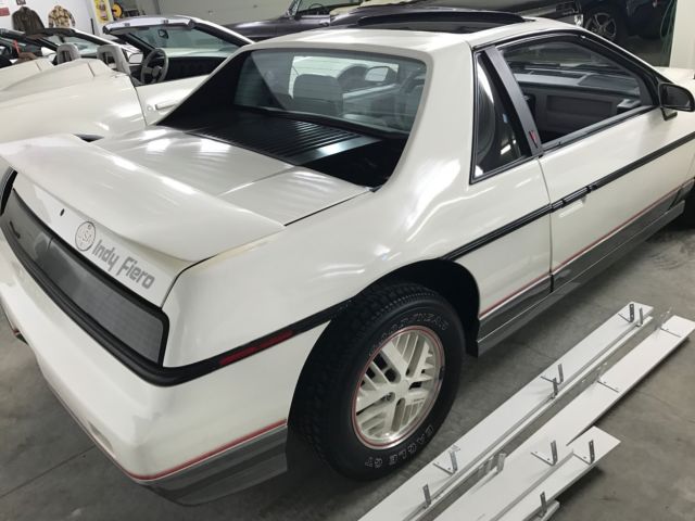 1984 Pontiac Fiero very nice - photo 9