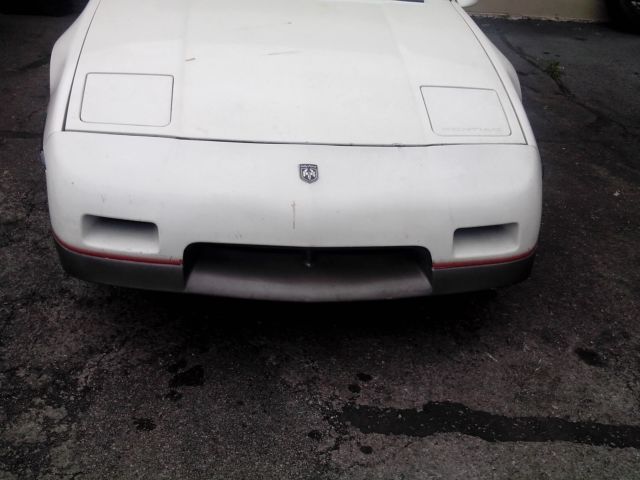 1984 Pontiac Fiero - photo 4