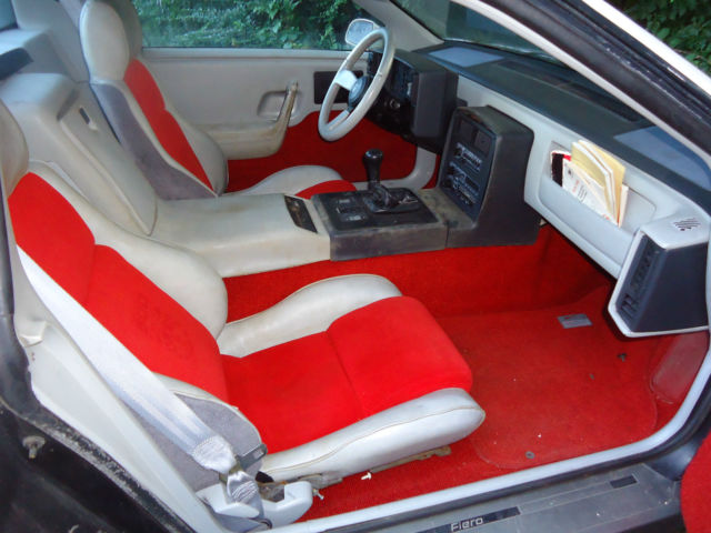 1984 Pontiac Fiero - photo 6