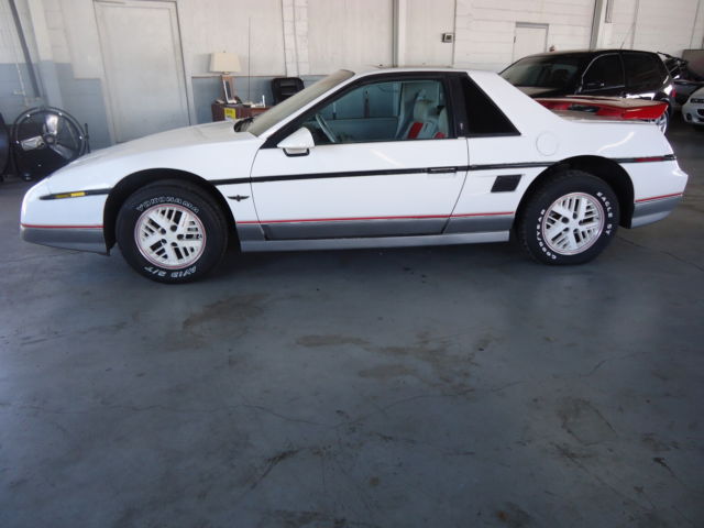 1984 PONTIAC FIERO PACE CAR....INDY 500 COLLECTIBLE 1984 Pontiac Fiero