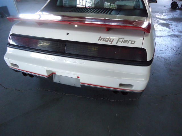 1984 Pontiac Fiero - photo 4
