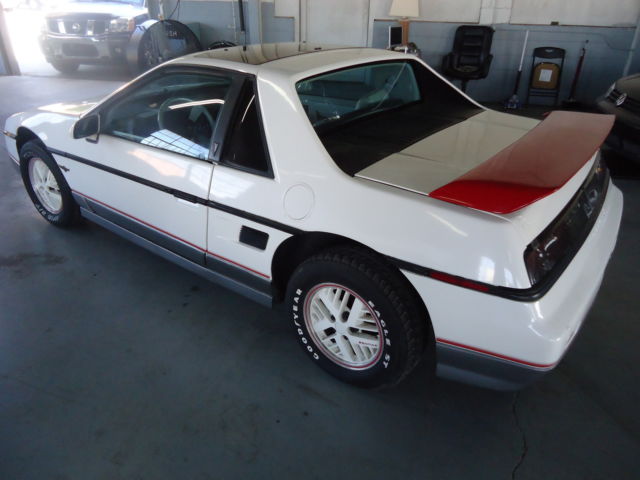 1984 Pontiac Fiero - photo 5