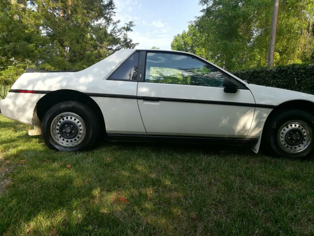 1984 Pontiac Fiero - photo 4
