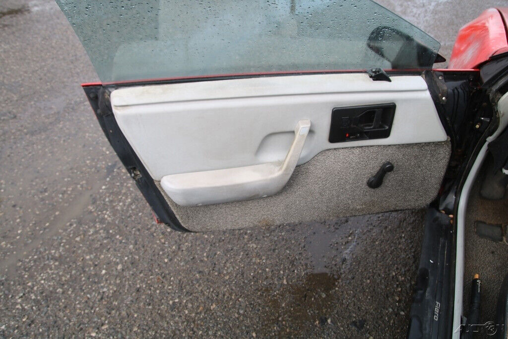 1984 Pontiac Fiero SE - photo 11