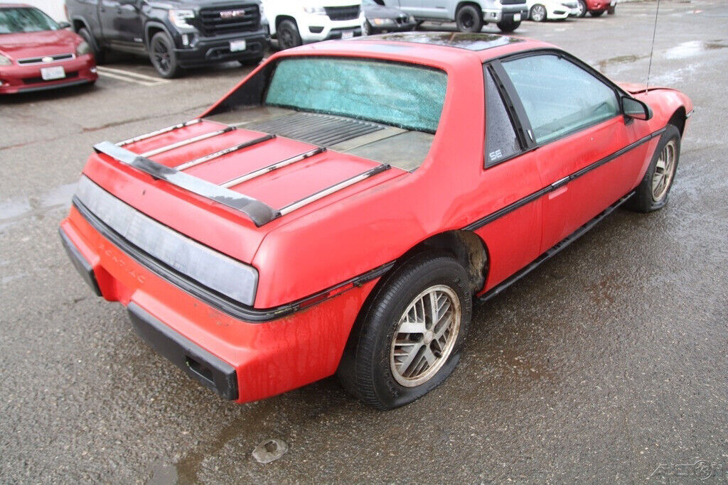 1984 Pontiac Fiero SE - photo 6