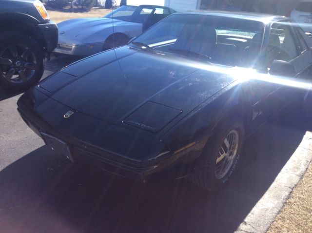 1984 Pontiac Fiero - photo 2