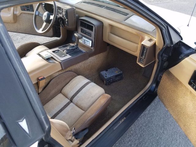 1984 Pontiac Fiero SE - photo 9