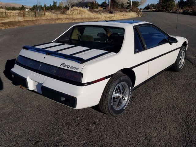 1984 Pontiac Fiero SE - photo 4