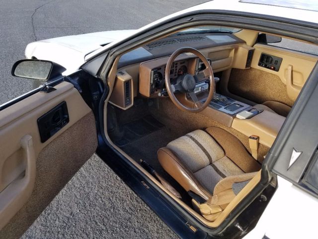 1984 Pontiac Fiero SE - photo 6