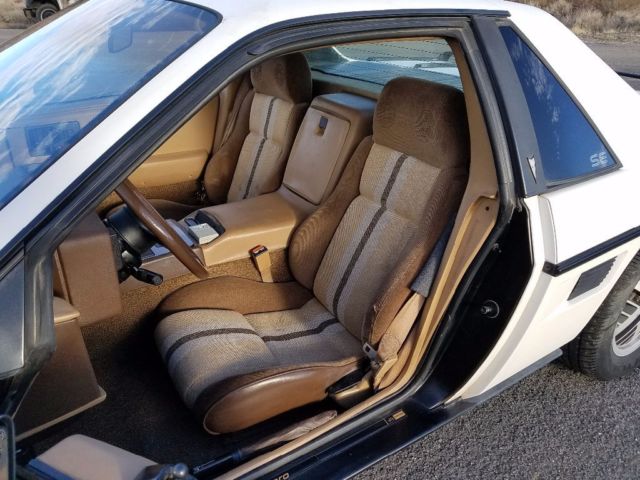 1984 Pontiac Fiero SE - photo 7