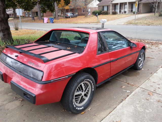1984 Pontiac Fiero - photo 2