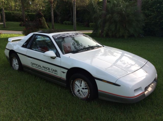 1984 Pontiac Fiero SE Coupe 2-Door 2.5L. PACE CAR. REAL 19k miles 1984 Pontiac Fiero
