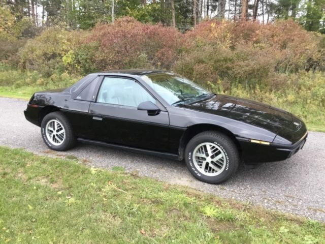 1984 Pontiac Fiero SE