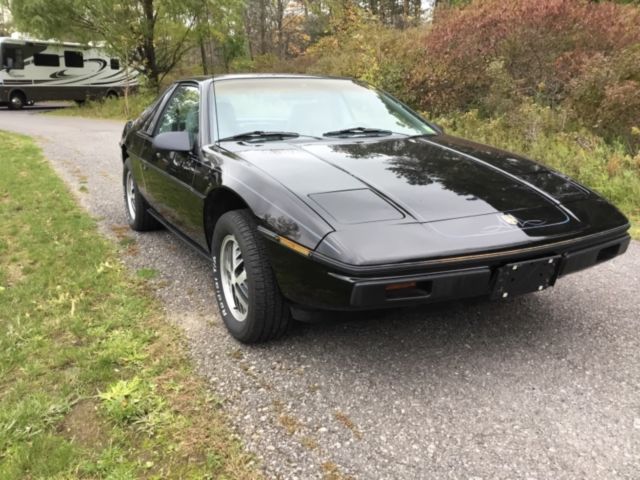 1984 Pontiac Fiero SE - photo 7
