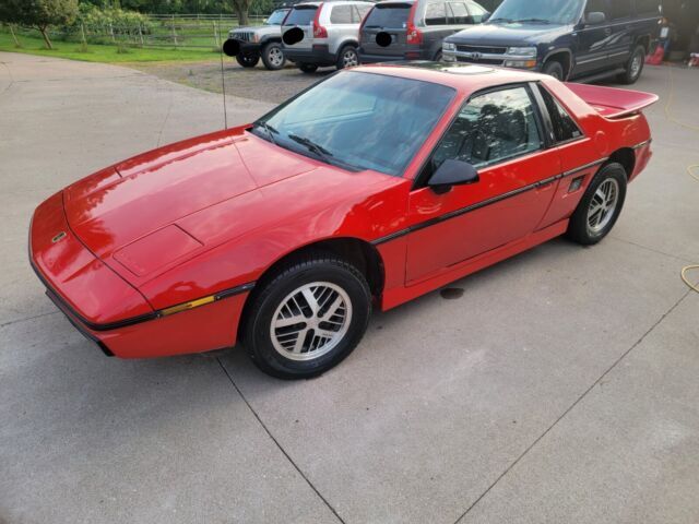 1984 Pontiac Fiero SE - photo 6