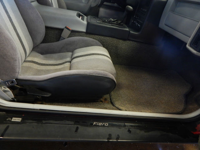 1984 Pontiac Fiero - photo 6