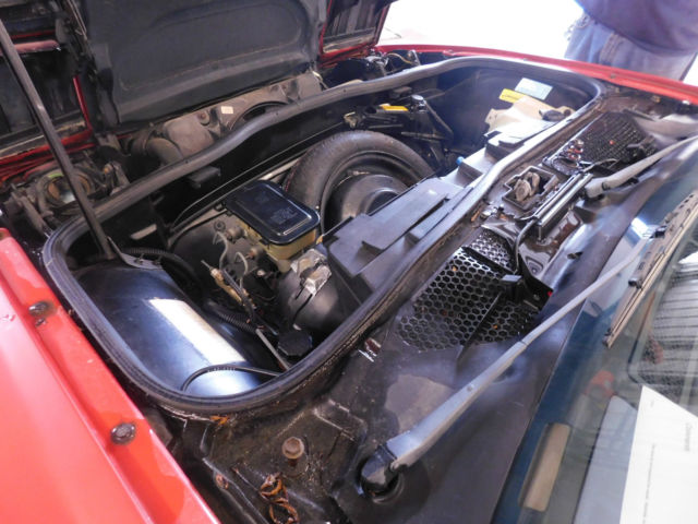 1984 Pontiac Fiero SE - photo 12