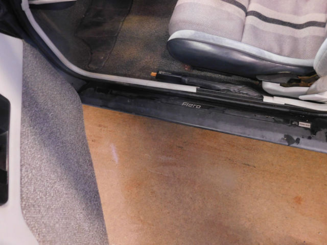 1984 Pontiac Fiero SE - photo 5