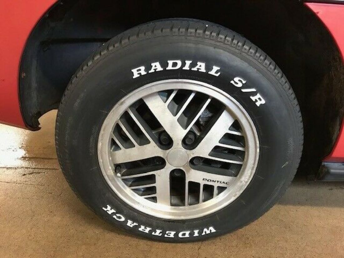 1984 Pontiac Fiero - photo 10