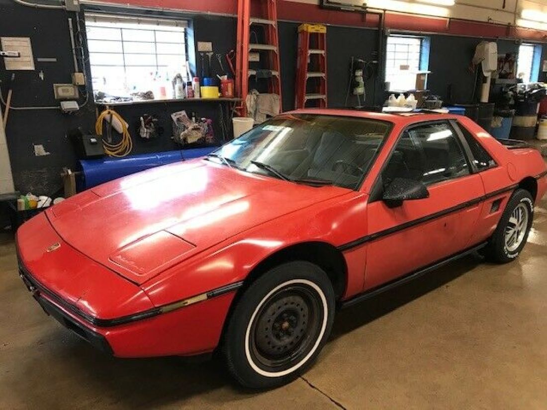 1984 Pontiac Fiero - photo 2
