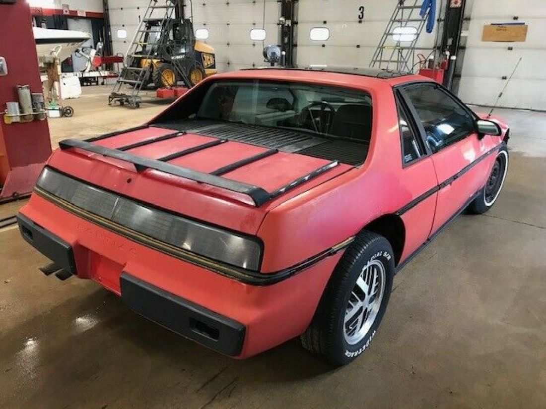 1984 Pontiac Fiero - photo 3