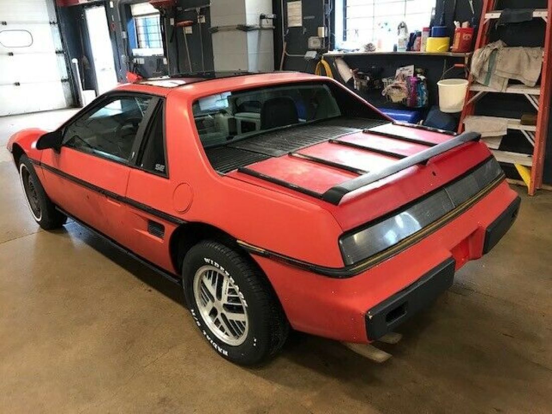 1984 Pontiac Fiero - photo 4