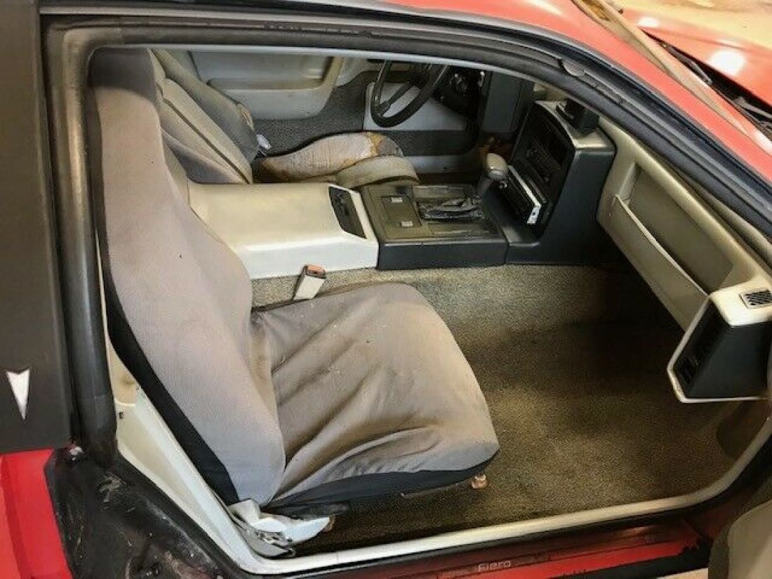 1984 Pontiac Fiero - photo 8