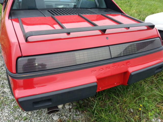 1984 Pontiac Fiero Sport - photo 3