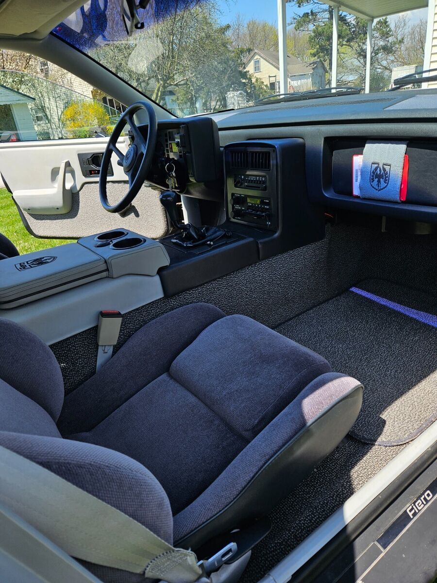 1984 Pontiac Fiero - photo 10