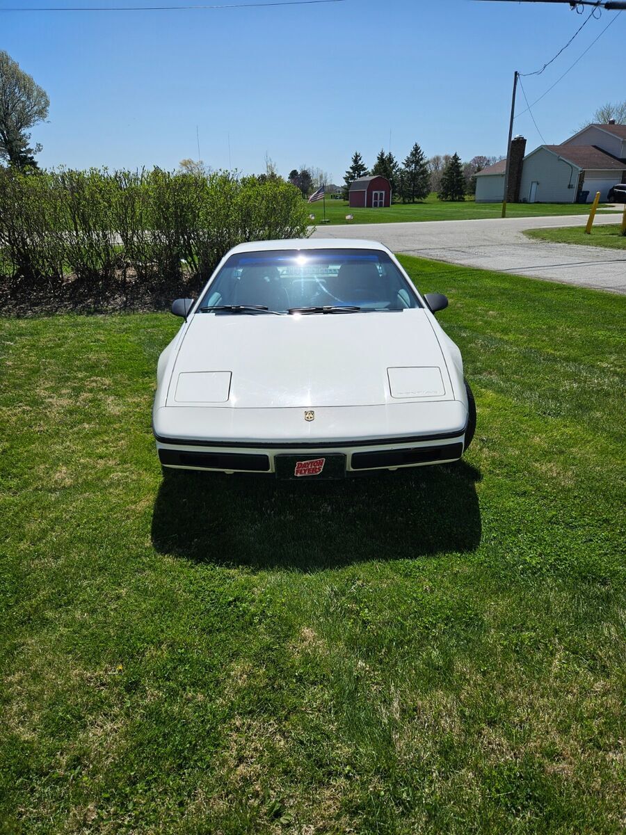 1984 Pontiac Fiero - photo 2