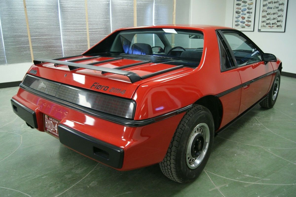 1984 Pontiac Fiero - photo 3